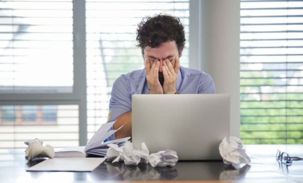 ماساژ و کاهش استرس شغلی