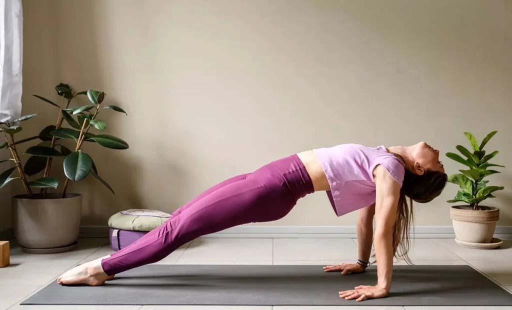 ماساژ و ورزش‌های آرامش‌بخش مثل یوگا