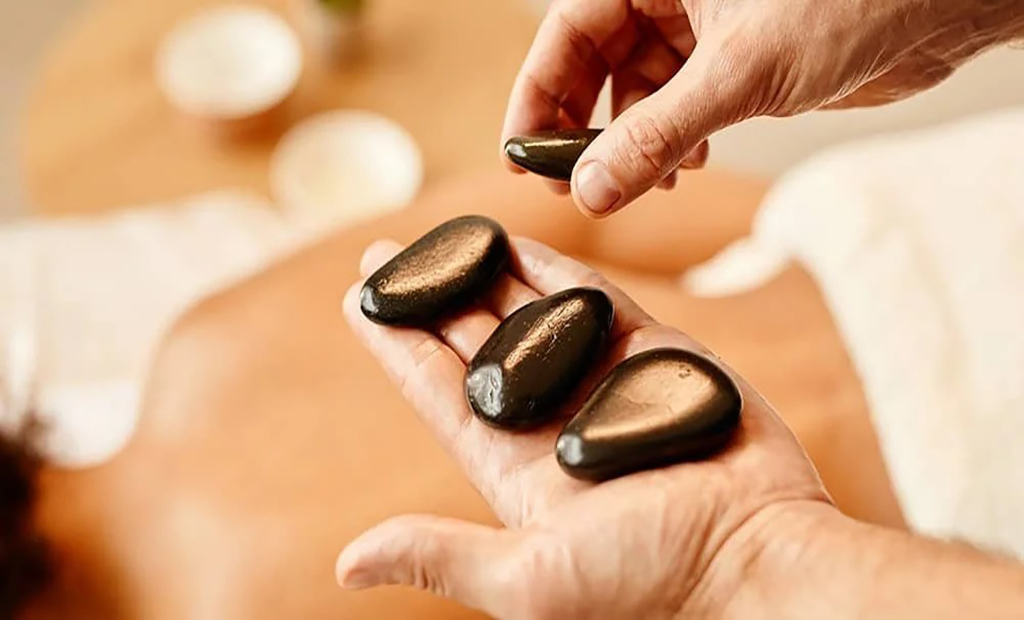 اثرات ماساژ سنگ‌ سرد در کاهش التهاب و ورم