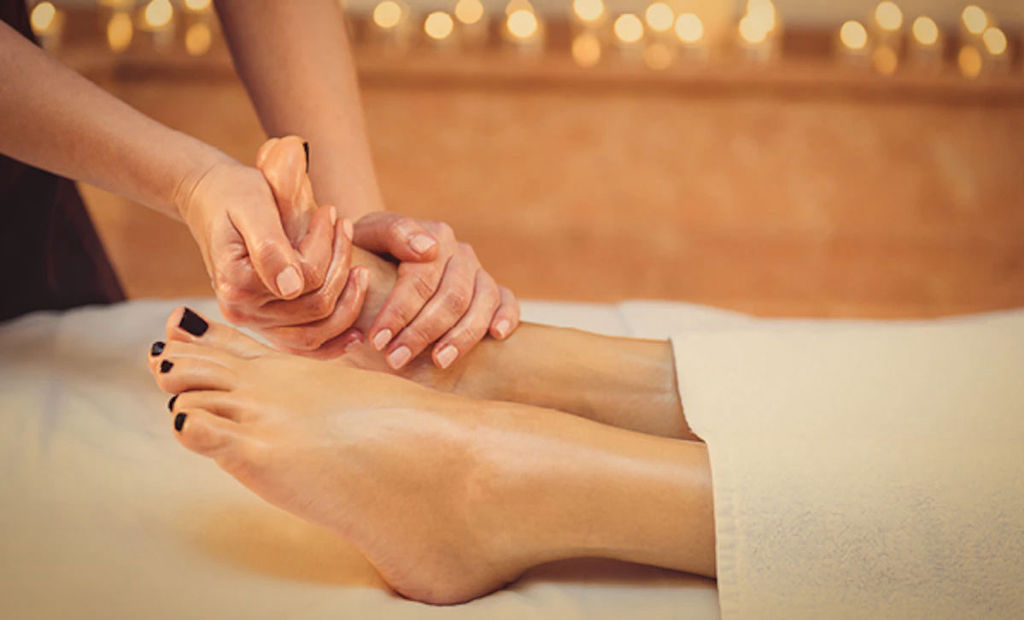ماساژ پا و فواید آن برای سلامت کل بدن