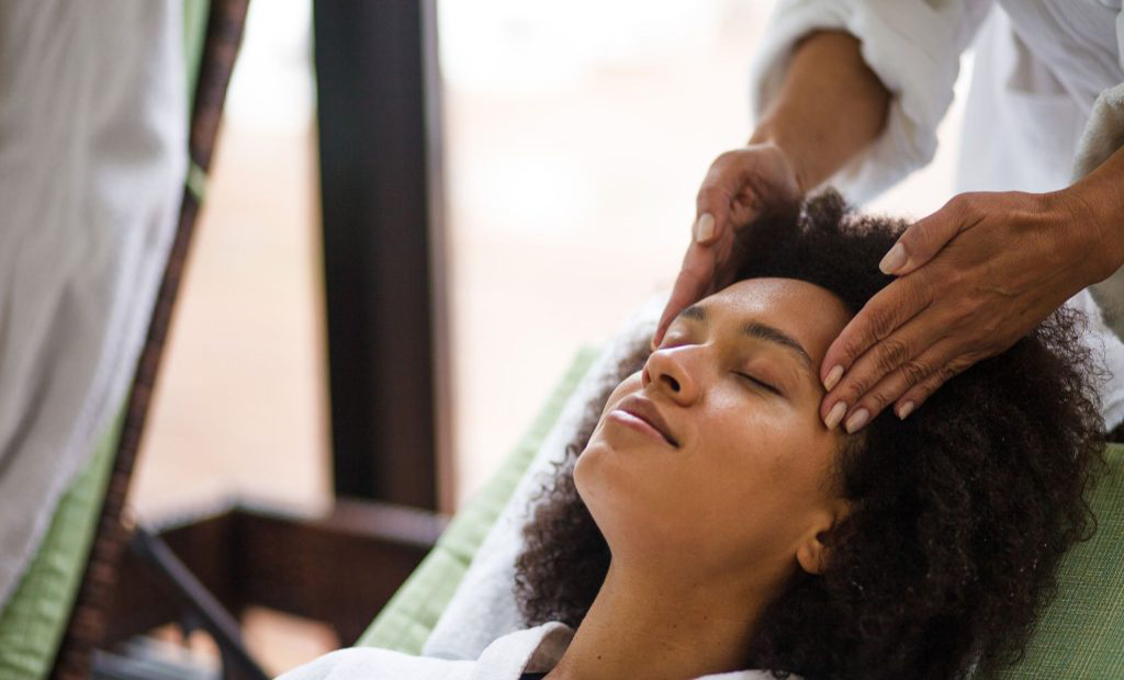 اهمیت ماساژ درمانی برای افراد دارای اضطراب مزمن